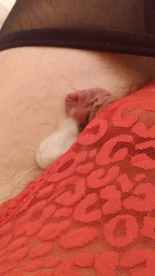 Cindy Belfast: Drobný clit stříkání v punčochách