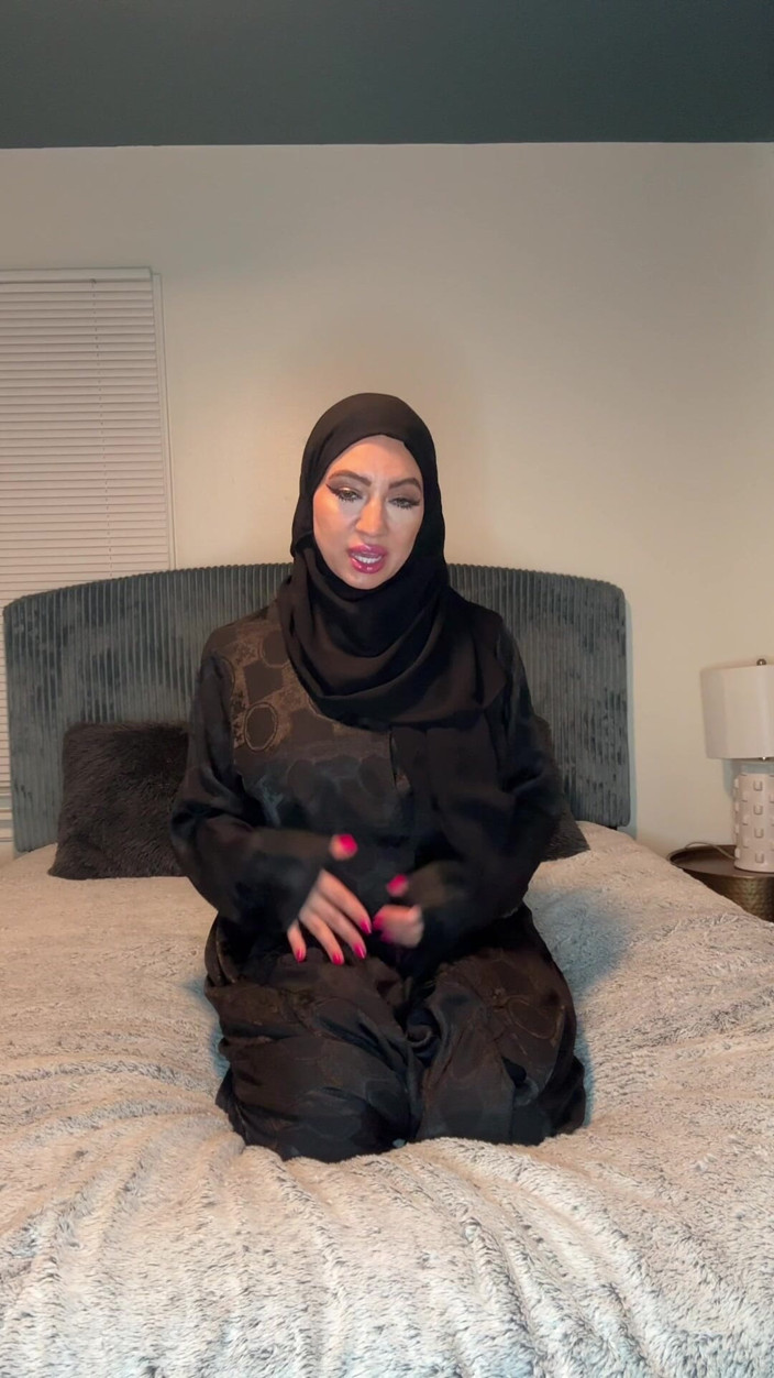 Sasha Pearl: -arabisch in abaya