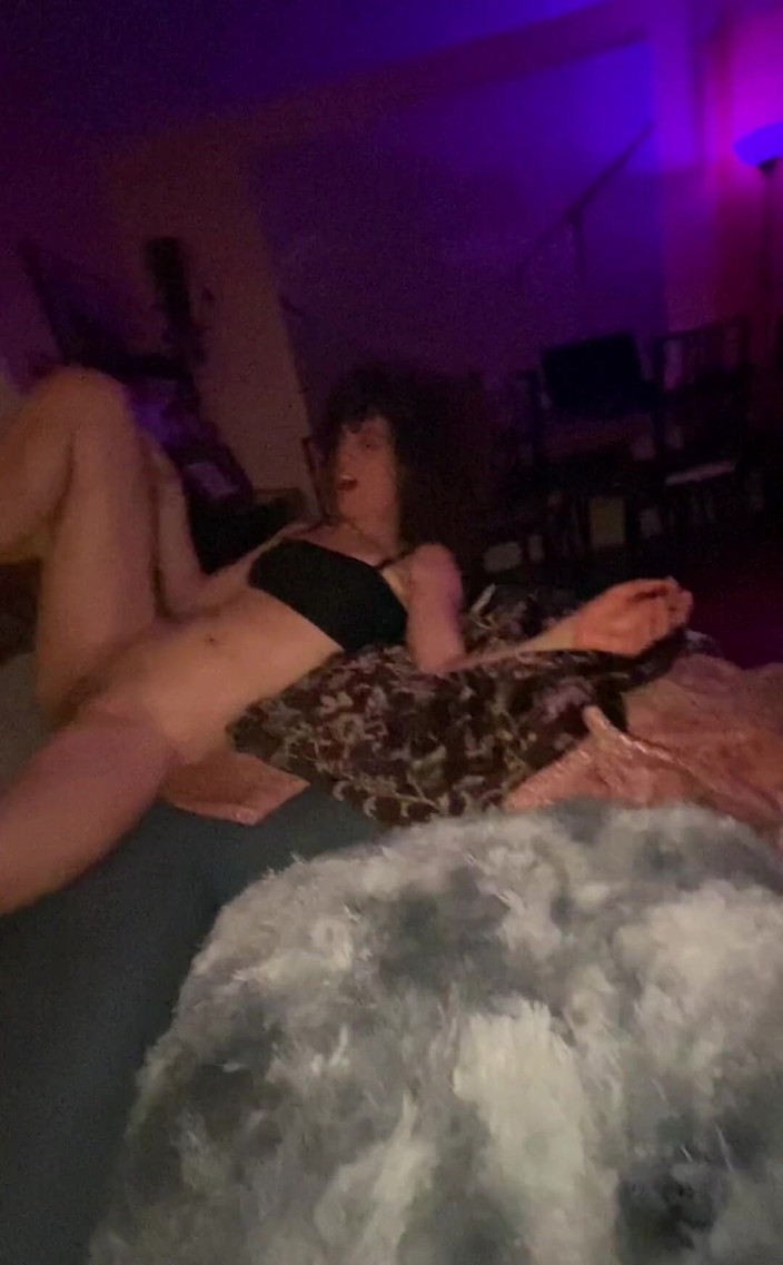 VibeWithMommy: En liten onsdagskväll. Jag smackar ner hårt på den här...