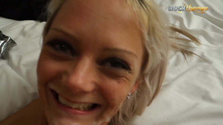 Rock Charogne: Layla Pink em gangbang parte 2