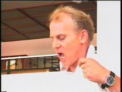 Anal seduction: Fofa gata geme enquanto seus buracos molhados são fodidos com...