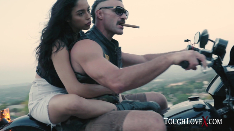 ToughLoveX: TOUGHLOVEX ヴァネッサ・スカイと突き抜ける夕日