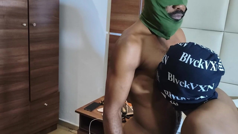Blvckv_: Sesso nero mascherato