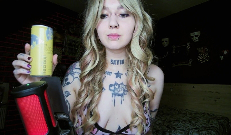 MessalinaHorror: Sexy bionda alternativa sborrata