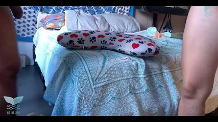 Isis Sun: मेरी सौतेली मम्मी pau rojas के साथ छुट्टी पर "यह आपके सौतेले पापा के लंड से भी बड़ा है"