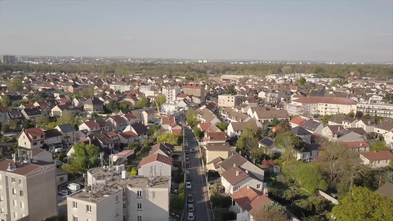 Video Porno One: Dvě ženy, které se o mě postarají