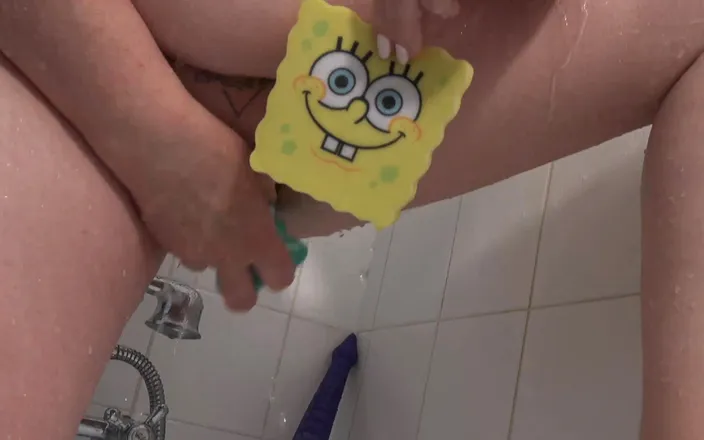 Dirty Doctors Clips: A Sponge in the Shower