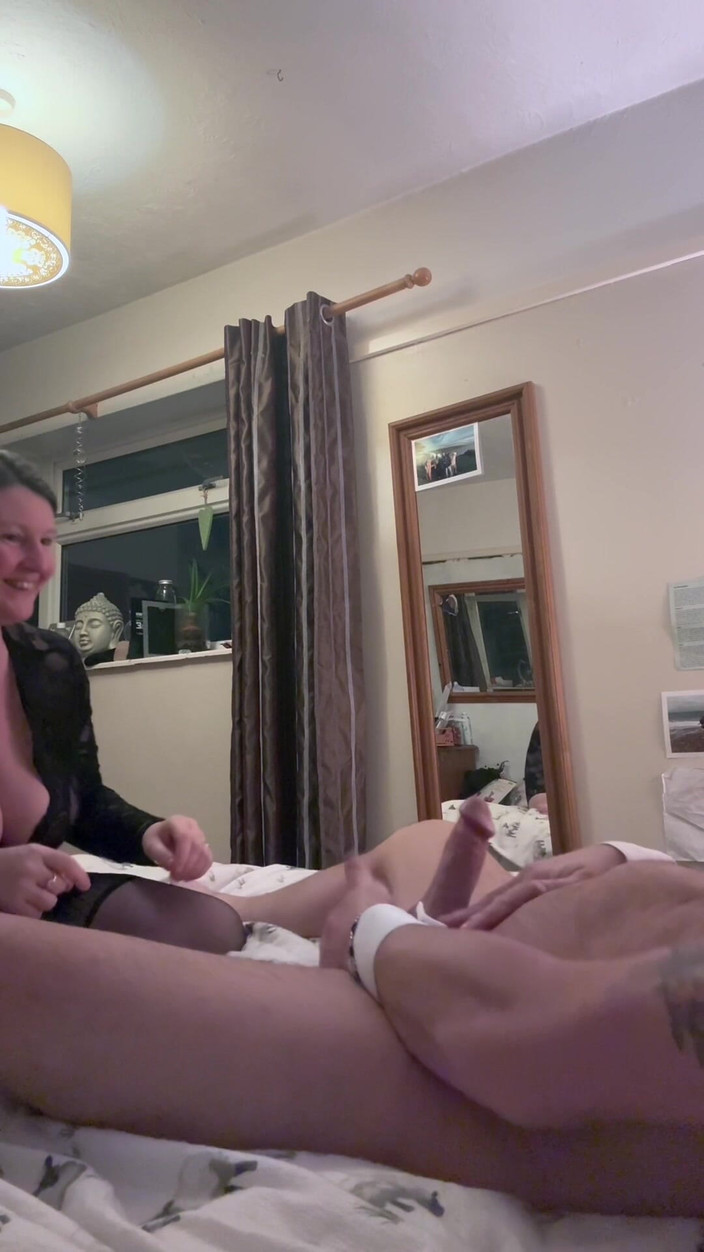 Frequentmasturbation: POV natáčí, jak mě šuká