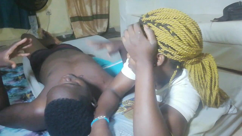 Pornsexlive: Pada hari pembayaran sewa, dia membiarkan saya bercinta untuk melupakan...