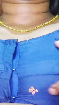 Caliente india chica folla con novio leche tetas