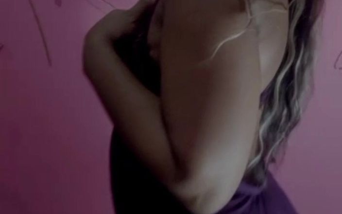 Delicious open butt: Виноград, нижня білизна і вогонь: ідеальне тріо