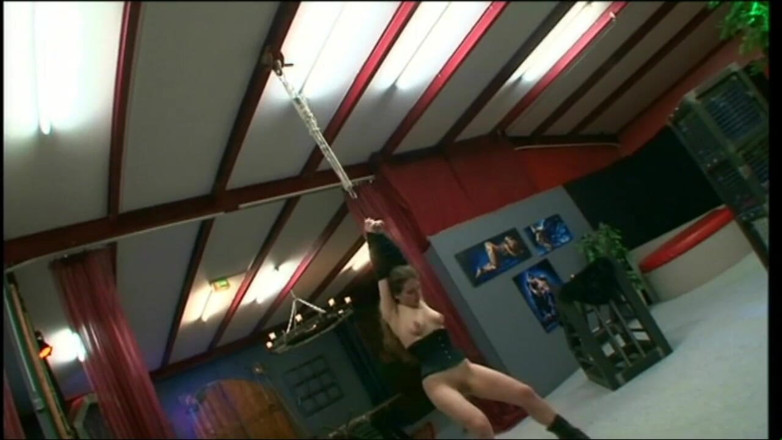 Absolute BDSM films - The original: Sesiune sălbatică sado-maso - scena # 01