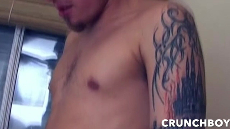 Crunch French bareback porn: 그는 20살 남자와 섹스를 당한다