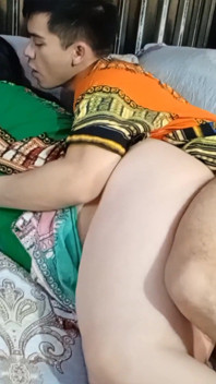 Indyjski pasierb rucha się ze swoją macochą
