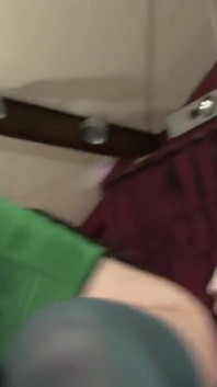 Seks bertentangan dengan sekumpulan perempuan jalang seksi dengan kawan mereka