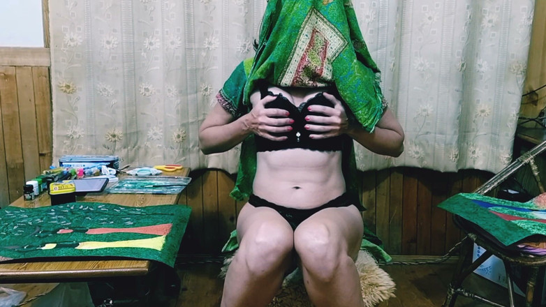 Bolly Karma: Membantu ibu tiriku pindah dalam hidup