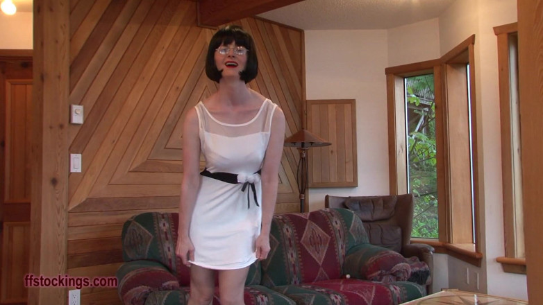 Stocking Videos: La manía de bragas de Julia