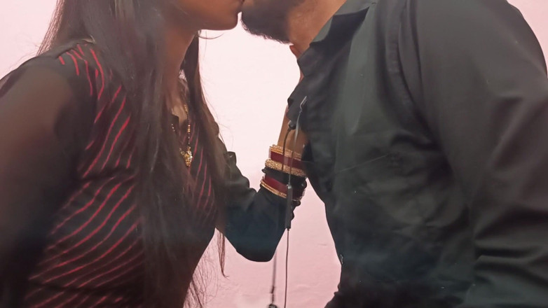 Raghav: Parul, une Indienne sexy se fait baiser par son prof