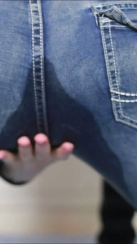 Bluejeans pisst