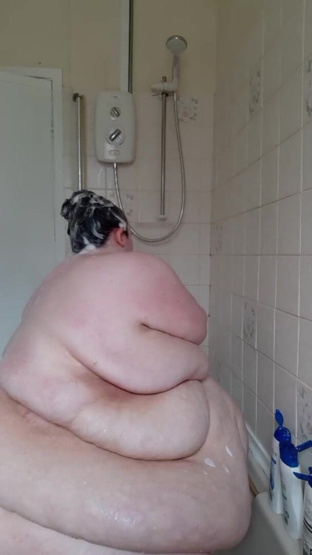 SSBBWLadyBrads: Víš, že miluješ bohyni sprchy