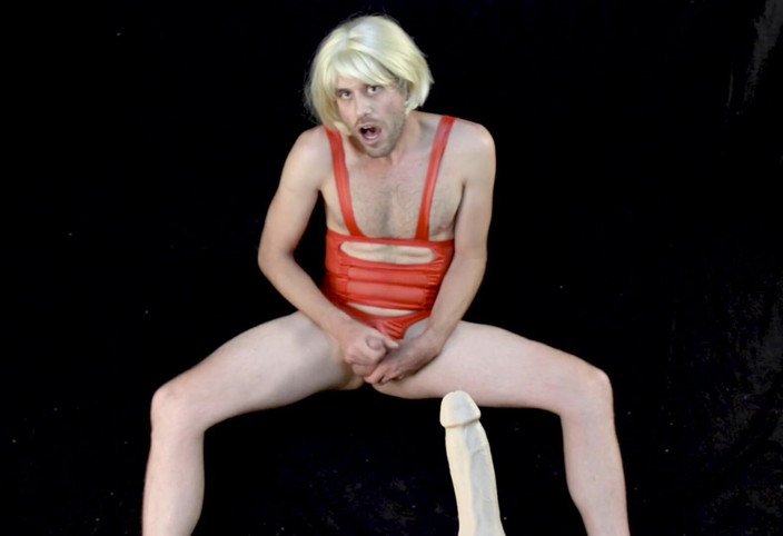 Cam Crest: Kinky Crossdresser Vid