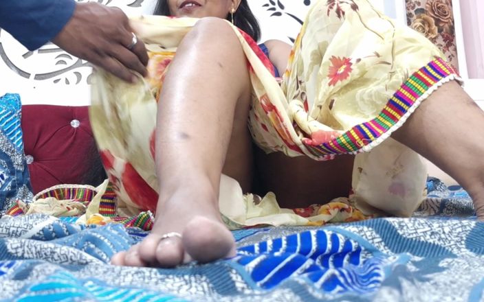 pinki_cute: XXX भारतीय देसी पोर्न - Pinky Aunty की चूत चिकनी और बाईं ओर