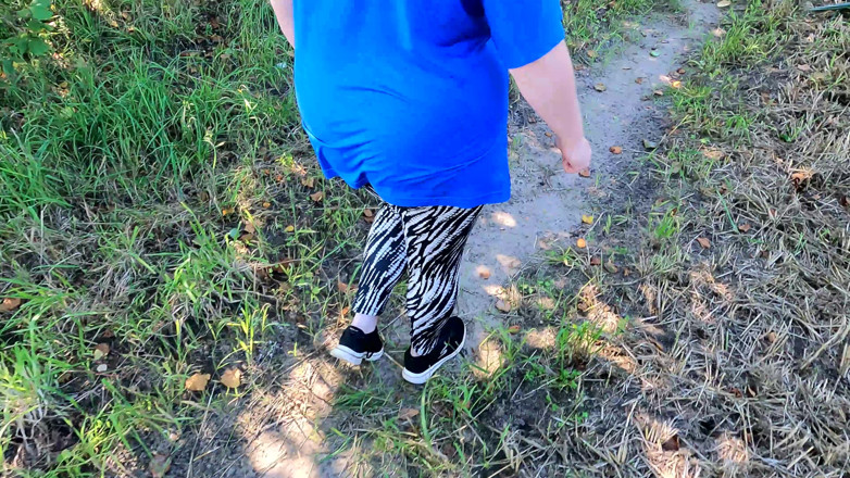 Bouncy Tits Action: Fais haut ton t-shirt pour punir vos seins