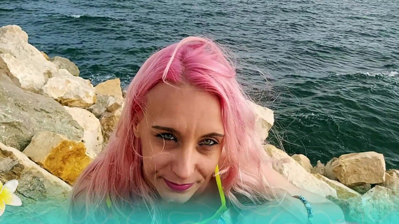 Naughty Adeline: Outdoor-blowjob am meer
