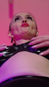 Eva látex femdom solo fetiche bdsm kink dominatrix Gonzo tacones caliente culona milf