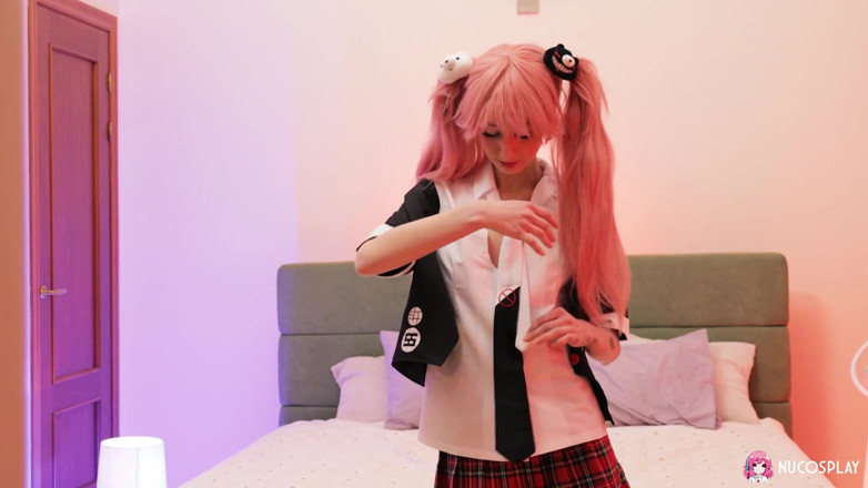 Nu Cosplay: Skinny anime slut Sasha Paige gaps her tiny little pussy