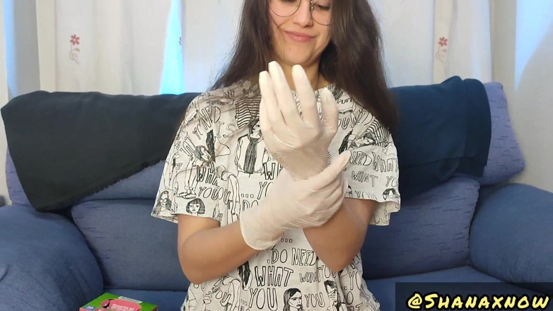 Shanaxnow: Guantes de fetiche de látex nalgadas en mi culo