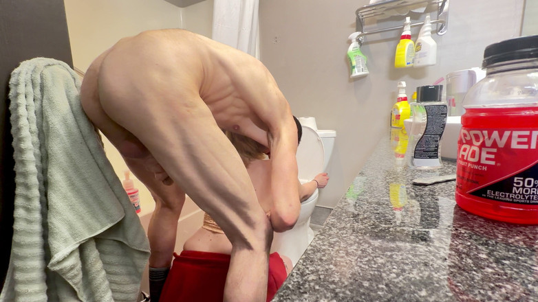 Alpha stud 4 u: Schau Zu, Wie Ich Mit Ihr Im Badezimmer Die Positionen...