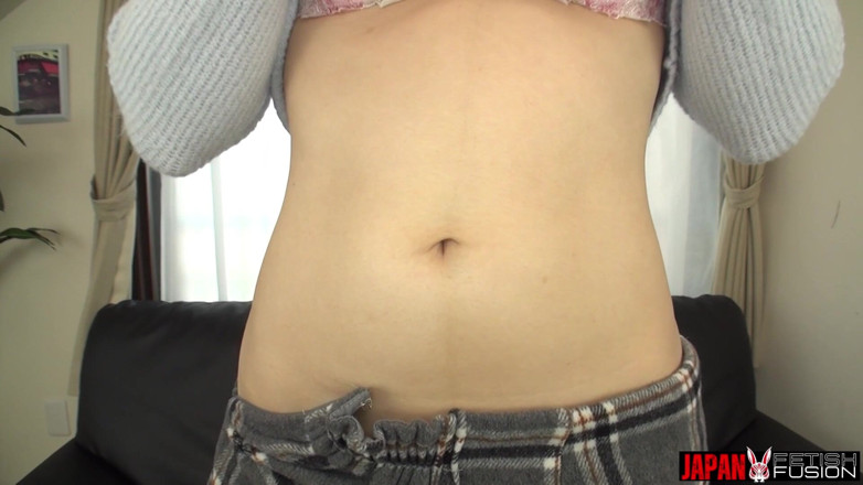Japan Fetish Fusion: (en) Yuki Makimura Wants to Show You Her Belly Button.