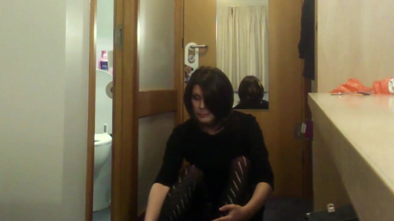 EmmaLeeTV - Nylon Fetish Tranny: paitarn pentihoj men land ke saath khelna