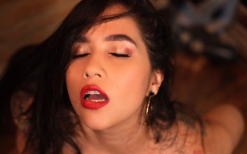 JhoanitaVioletta: Melancap sensual dan erotik dengan seluar dalam merah saya di...