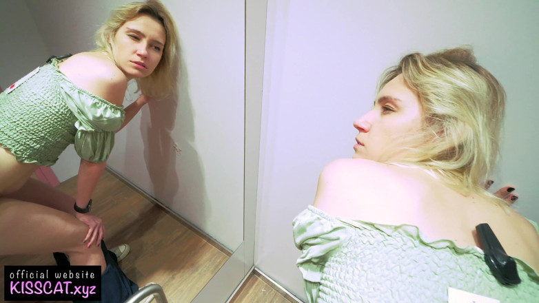KissCat: Zara 피팅룸에서 18살 소녀와 위험한 애널 섹스