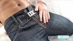 Twin Qs: Muscular Jordan Jizzes hands while jacking off on the couch!
