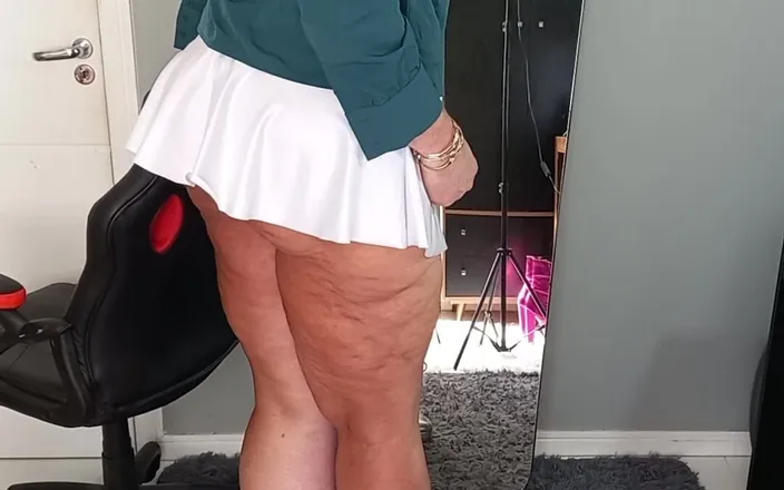 Sexy ass CDzinhafx: I Wearing Sexy Skirt