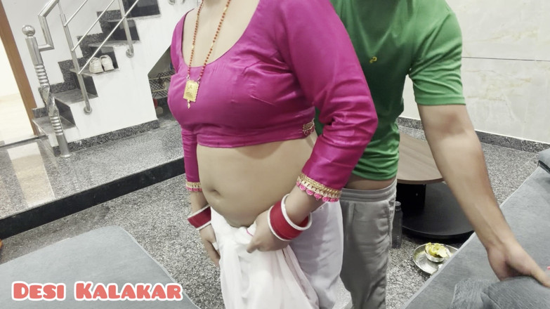 Rihana khan: Recém-casada Alisha fode com Seu Cunhado na sala do salão