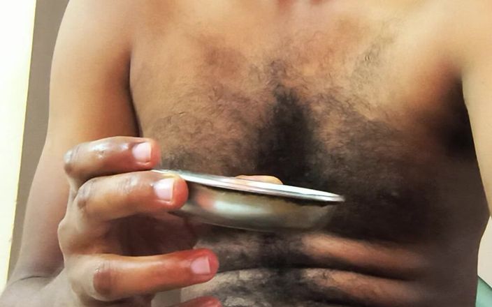 HornyHunk: 自慰并吞下我自己的精液