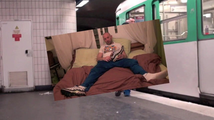 Gaybareback: Spompinato in metropolitana a Parigi