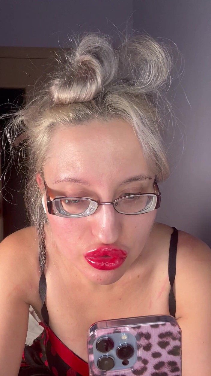FinDom Goaldigger: Cornudo en adoración privada de cámara - diosa en anteojos gruesos,...