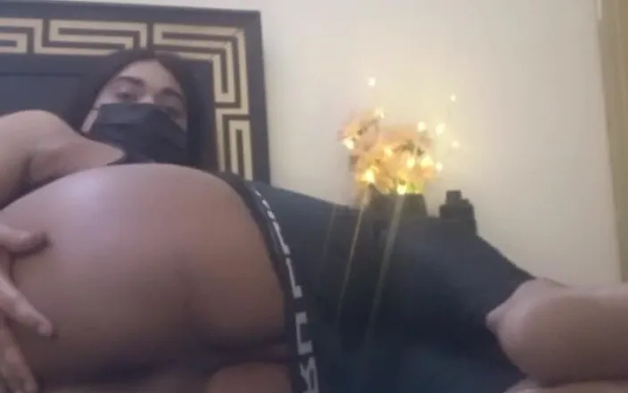 Erzi: Pakistani Desi Shemale
