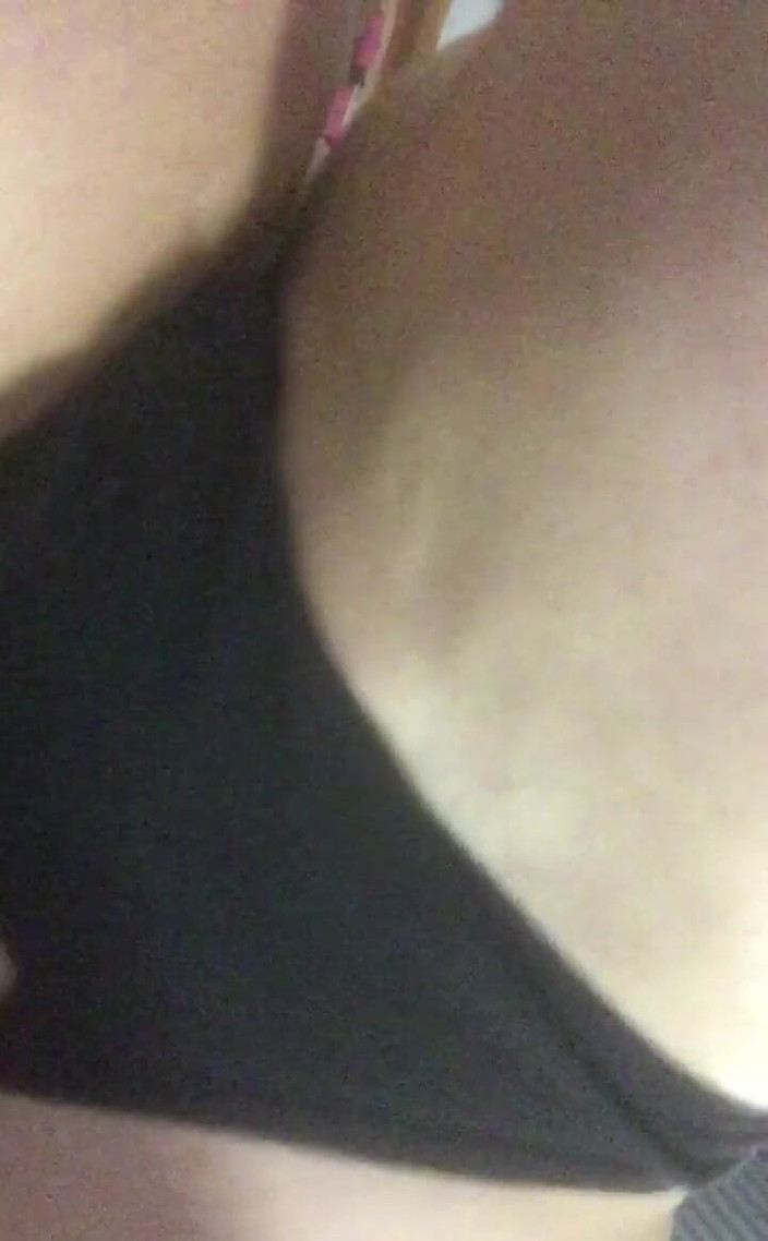 Michellexm: Sorry I Think I Accidentally Show My Vaginа