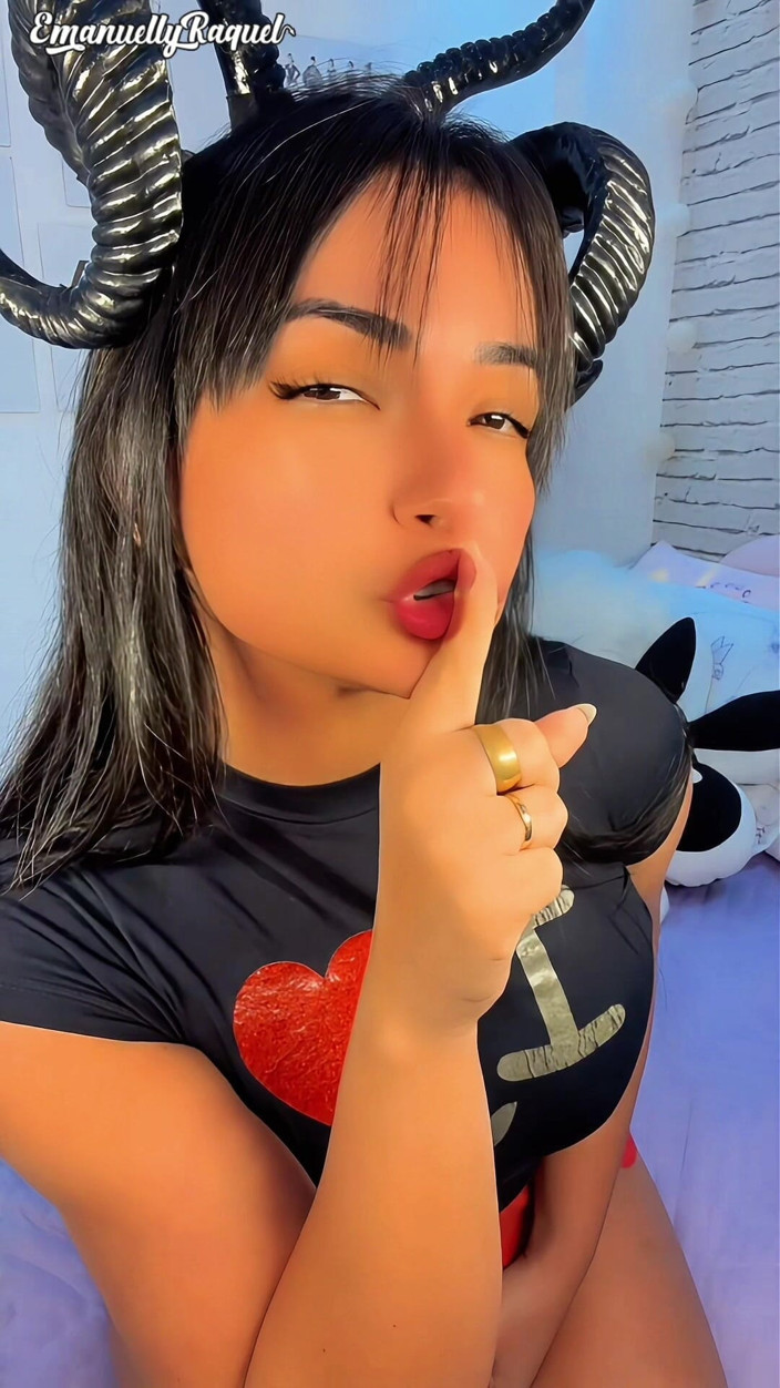 Emanuelly Raquel: Friday Fetish Eat Your Little Milk
