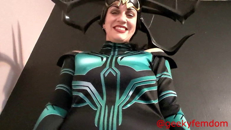 Geeky Femdom: Hela drena el mundo de semen