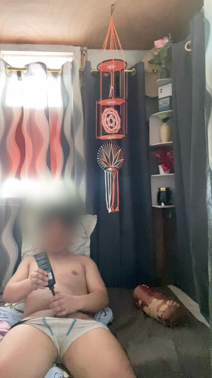 Usable satellite: Masturbasi Sambil Mendengarkan Musik