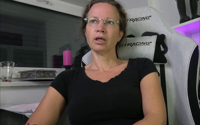 Annika Rose: Я трахаю тебя, затем направляю тебя