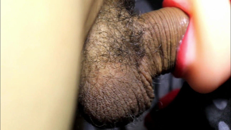 SEXY_GUYBEST: Världens bästa avsugning närbild den våta munnen suger mycket tätt...