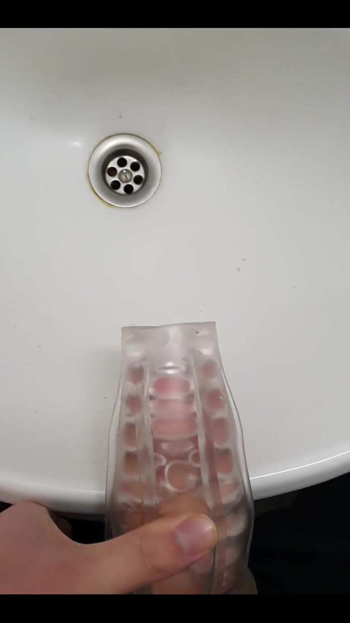 Awesome A: Pantat, pepek, mulut? Awak pancut!